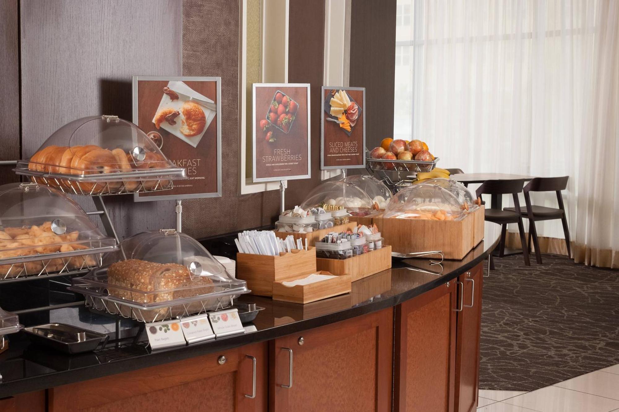 Springhill Suites Orlando Airport Exterior photo