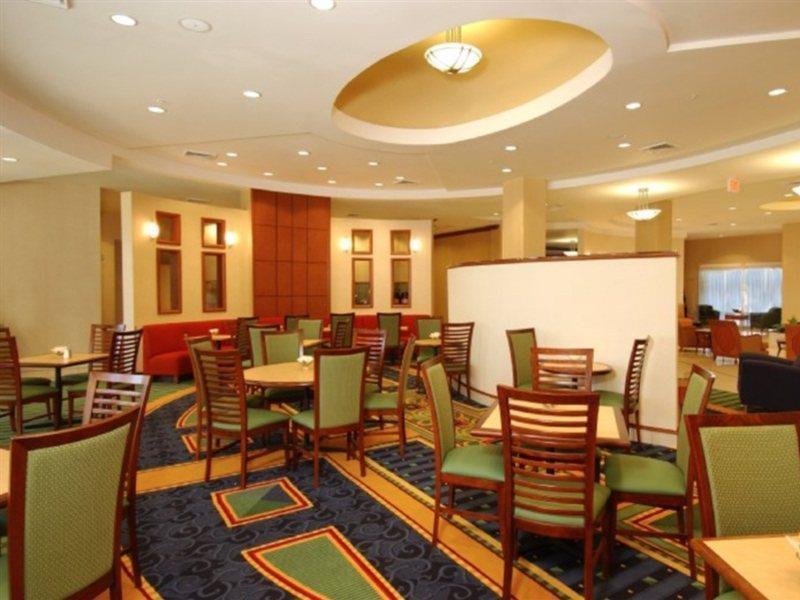 Springhill Suites Orlando Airport Exterior photo