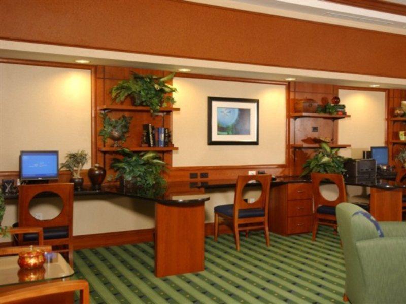 Springhill Suites Orlando Airport Exterior photo