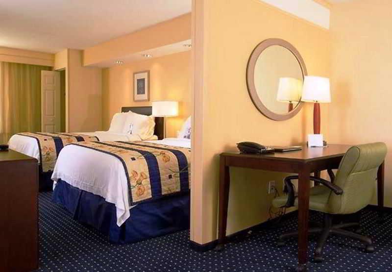 Springhill Suites Orlando Airport Room photo